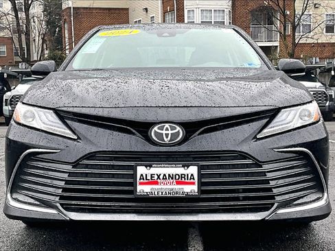 Used 2024 Toyota Camry XLE w/ Cold Weather Package image 3