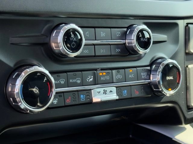 Used 2024 Ford F450 Limited AWD/4WD image 29
