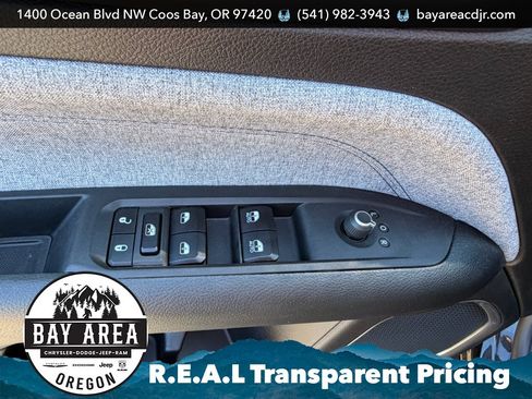 Used 2022 Jeep Compass Latitude FWD image 12