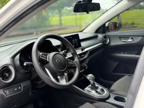 Used 2019 Kia Forte LXS FWD image 11