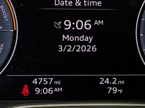 Used 2024 Audi Q5 e Premium Plus w/ Premium Plus Package image 16