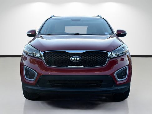 Used 2017 Kia Sorento LX w/ LX Convenience Package FWD image 8