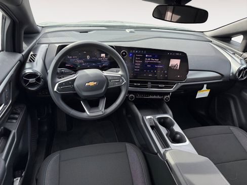 New 2026 Chevrolet Equinox EV LT image 15