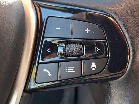 Used 2023 BMW 530e xDrive image 23