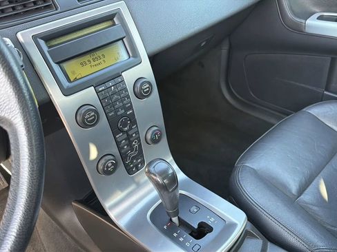 Used 2005 Volvo S40 T5 image 9