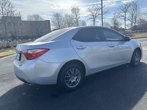Used 2017 Toyota Corolla LE image 9