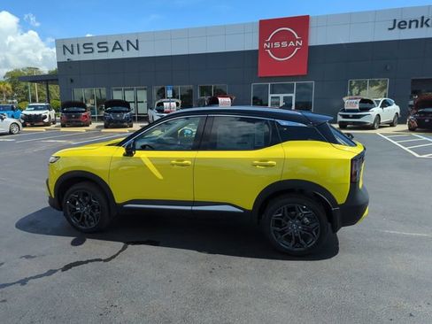 New 2026 Nissan Kicks SR w/ Interior Electronics Package FWD image 10