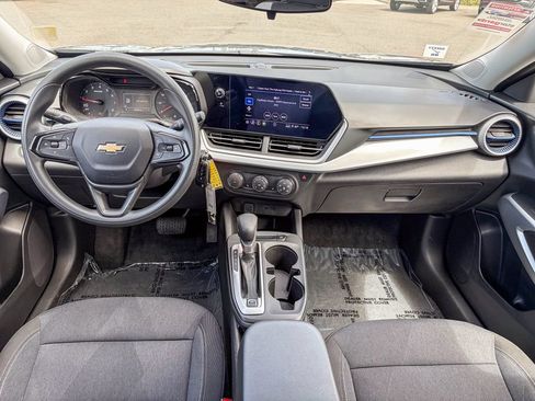 Used 2024 Chevrolet Trax LS w/ LS Convenience Package FWD image 14