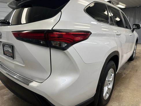 Used 2023 Toyota Highlander L FWD image 23