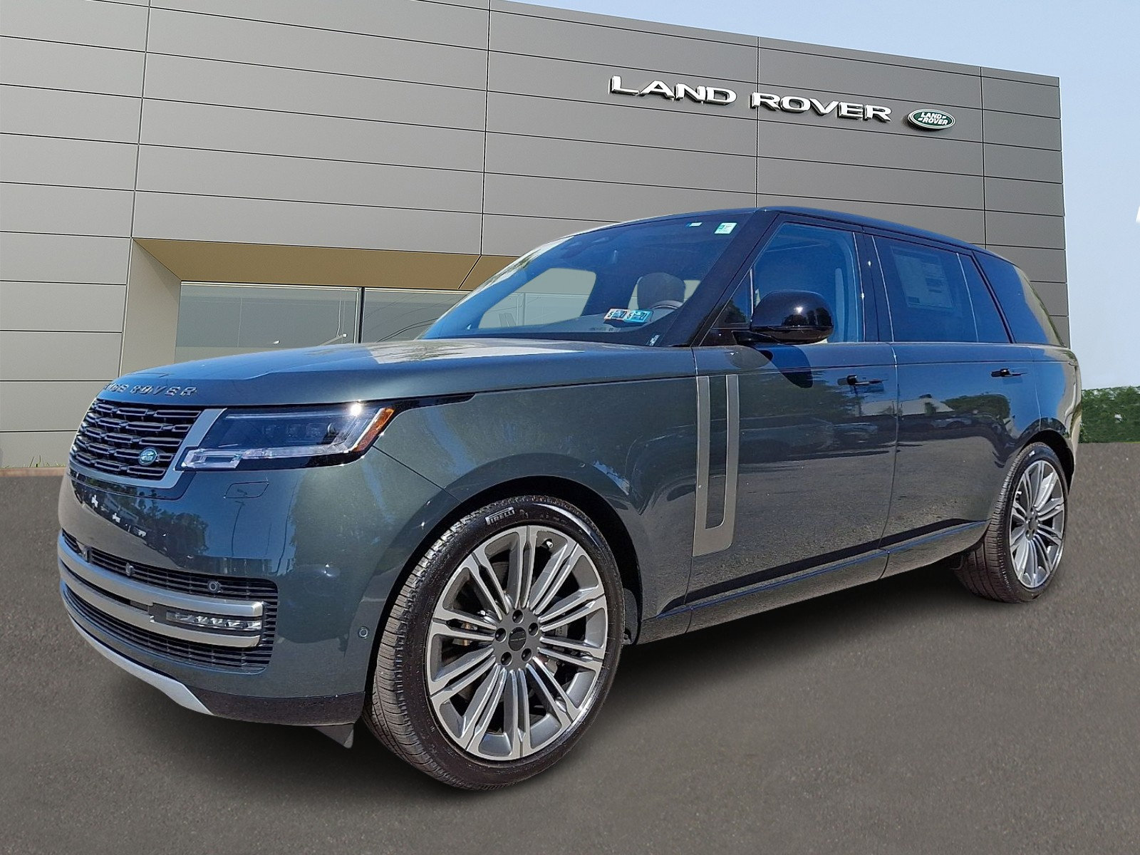 New 2026 Land Rover Range Rover Long Wheelbase SE AWD/4WD image 1