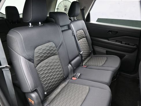 Used 2024 Nissan Pathfinder SV FWD image 47