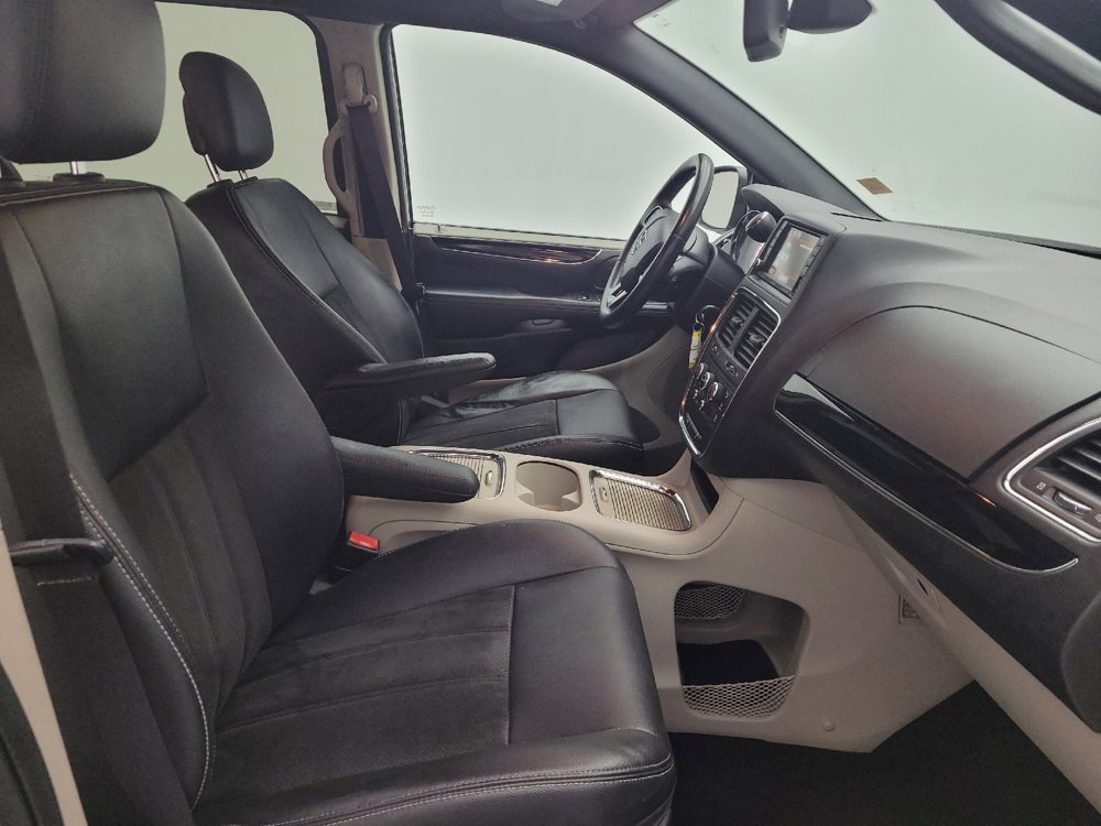 Used 2019 Dodge Grand Caravan SXT FWD image 21