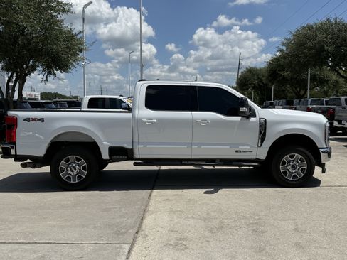 Used 2024 Ford F250 Lariat AWD/4WD image 3