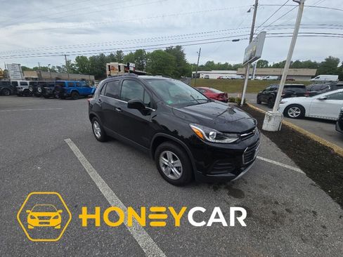 Used 2019 Chevrolet Trax LT w/ LT Convenience Package AWD/4WD image 1