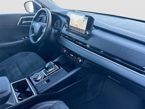 Used 2024 Mitsubishi Outlander SE image 30