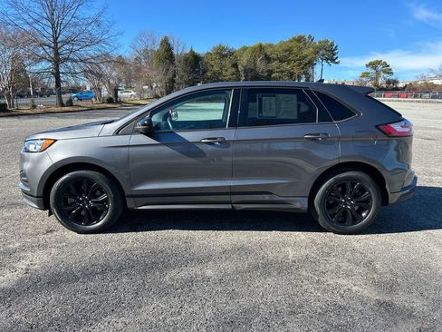 Used 2022 Ford Edge SE w/ Black Appearance Package image 2