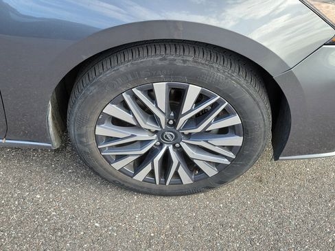 Used 2024 Nissan Altima 2.5 SV image 39