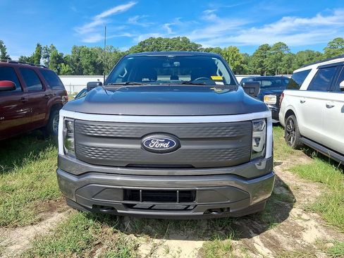 Used 2025 Ford F150 Lightning XLT AWD/4WD image 2