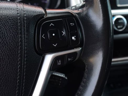 Used 2019 Toyota Highlander XLE FWD image 24