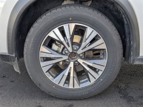 Used 2023 Nissan Rogue SV image 11