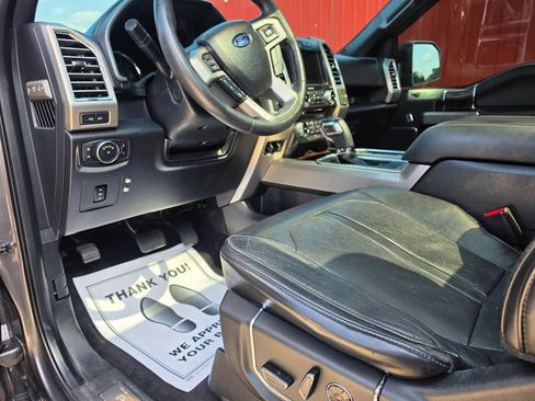 Used 2015 Ford F150 Platinum w/ Equipment Group 701A Luxury AWD/4WD image 27