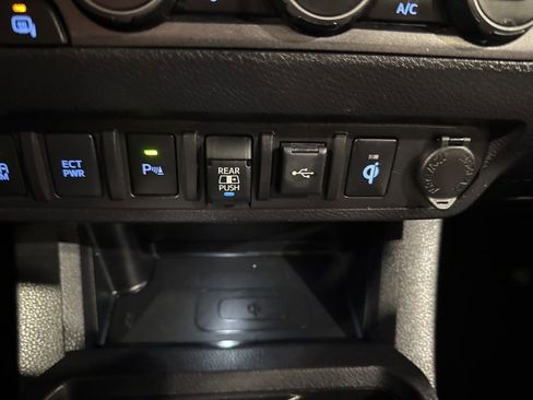 Used 2023 Toyota Tacoma TRD Off-Road image 31