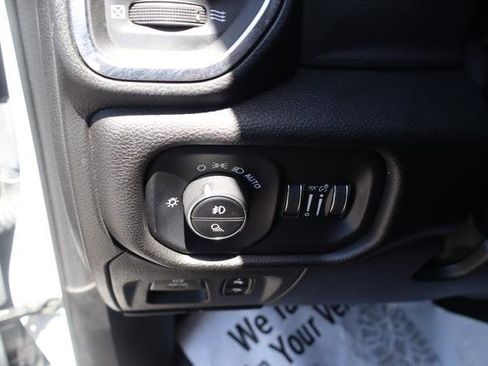 Used 2025 RAM 1500 Laramie AWD/4WD image 22