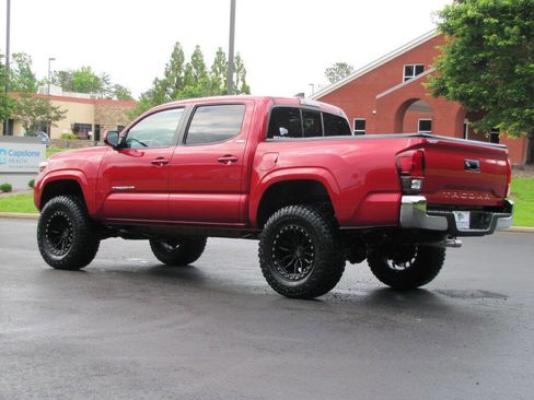 Used 2019 Toyota Tacoma 2WD Double Cab image 8