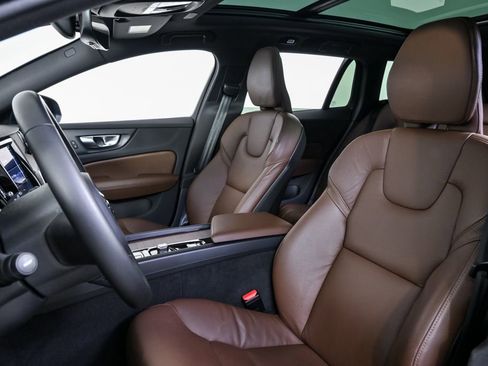Certified 2025 Volvo V60 B5 Cross Country Plus image 7