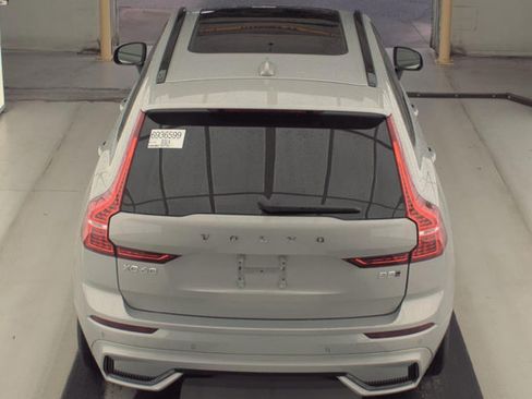 Used 2025 Volvo XC60 B5 Core AWD/4WD image 14
