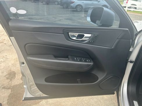 Used 2021 Volvo XC60 T5 Momentum w/ Advanced Package FWD image 14