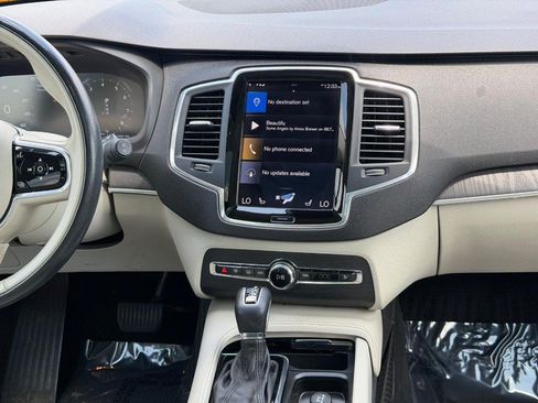 Used 2020 Volvo XC90 T5 Momentum AWD/4WD image 14