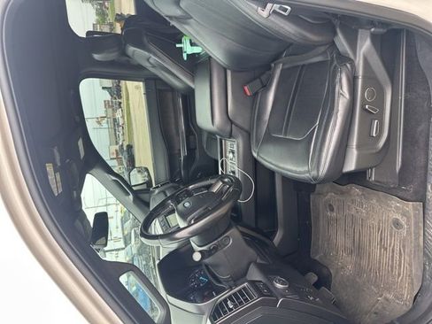 Used 2018 Ford Expedition Limited w/ Equipment Group 301A AWD/4WD image 6