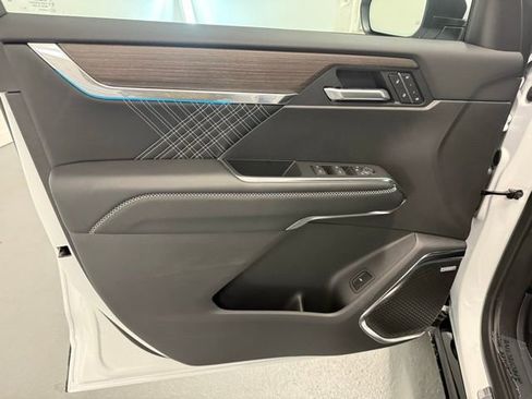 New 2026 GMC Acadia Denali w/ Super Cruise Package image 14