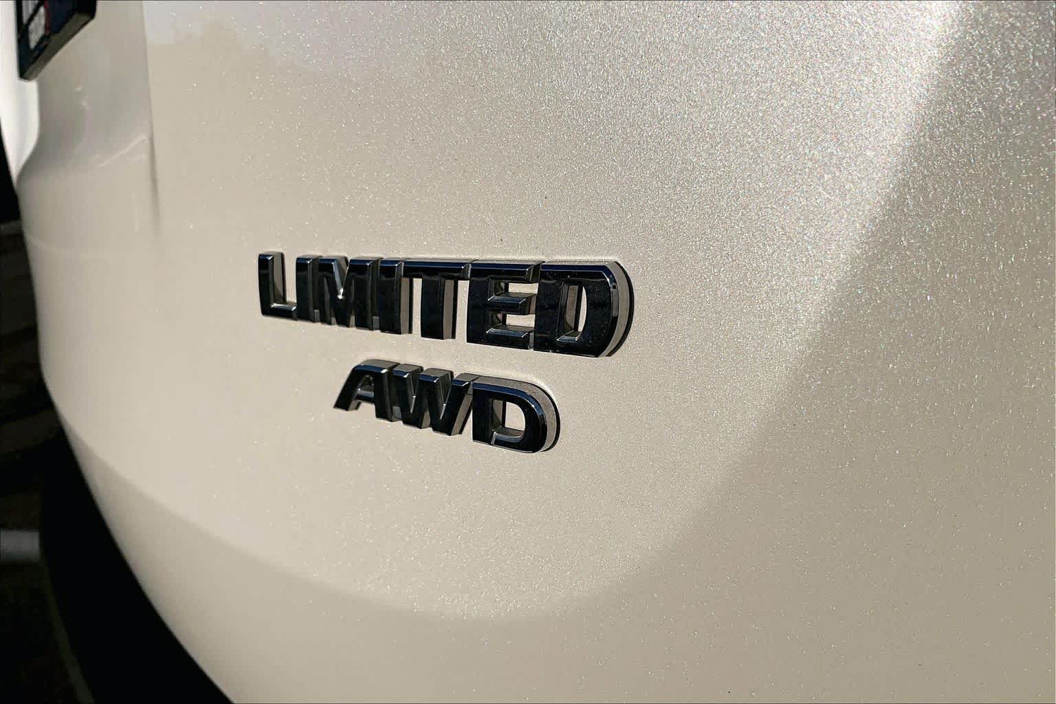 Used 2013 Toyota RAV4 Limited AWD/4WD image 9