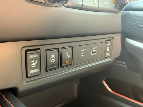 Used 2023 Nissan Frontier PRO-4X w/ Pro-4X Premium Package AWD/4WD image 26