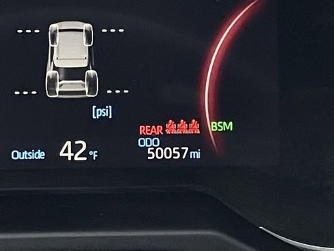 Used 2024 Toyota RAV4 Adventure image 15