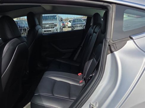 Used 2018 Tesla Model 3 Long Range image 11