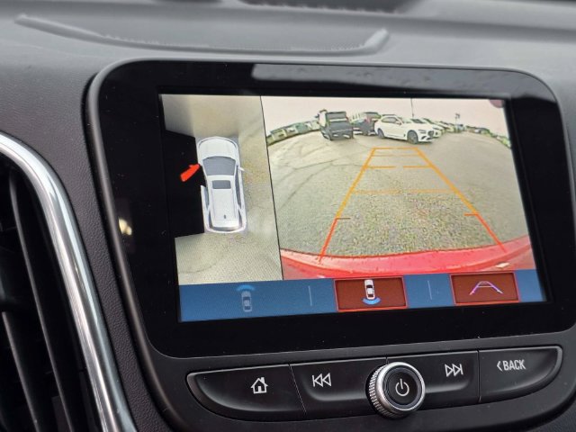 Used 2018 Chevrolet Equinox Premier FWD image 18