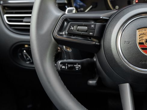Certified 2026 Porsche Macan AWD/4WD image 15