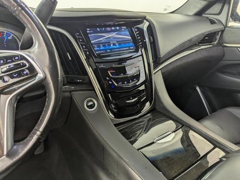Used 2019 Cadillac Escalade Platinum image 10