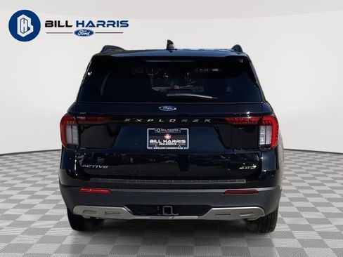 Used 2025 Ford Explorer Active w/ Active Comfort Package image 6