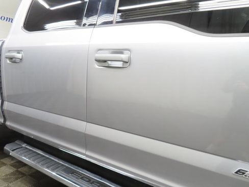 Used 2021 Ford F250 Lariat w/ Lariat Value Package AWD/4WD image 27