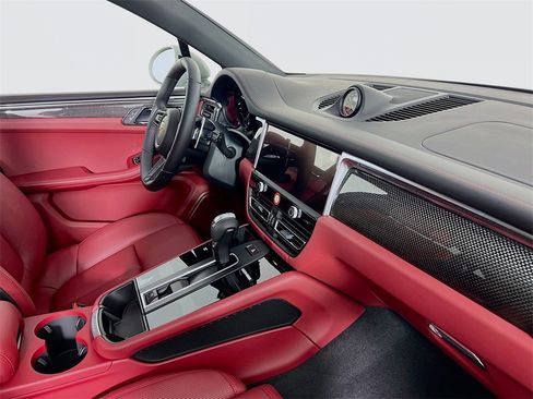 New 2026 Porsche Macan GTS image 31