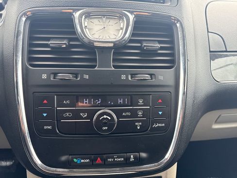 Used 2012 Chrysler Town & Country Touring w/ Entertainment Group #1 image 21