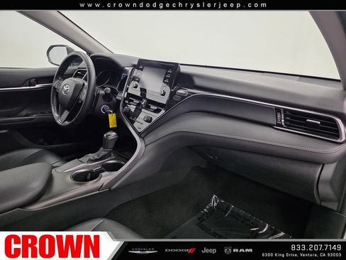 Used 2021 Toyota Camry SE FWD image 10