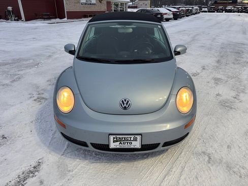 Used 2009 Volkswagen Beetle S image 12