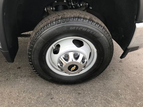 Used 2022 Chevrolet Silverado 3500 LT w/ Convenience Package image 41