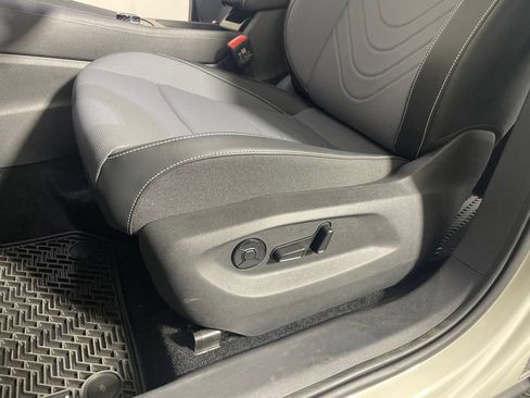 New 2026 Volkswagen Tiguan SE R-Line AWD/4WD image 11