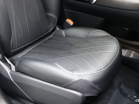 Used 2023 Mercedes-Benz EQS 580 4MATIC SUV image 91